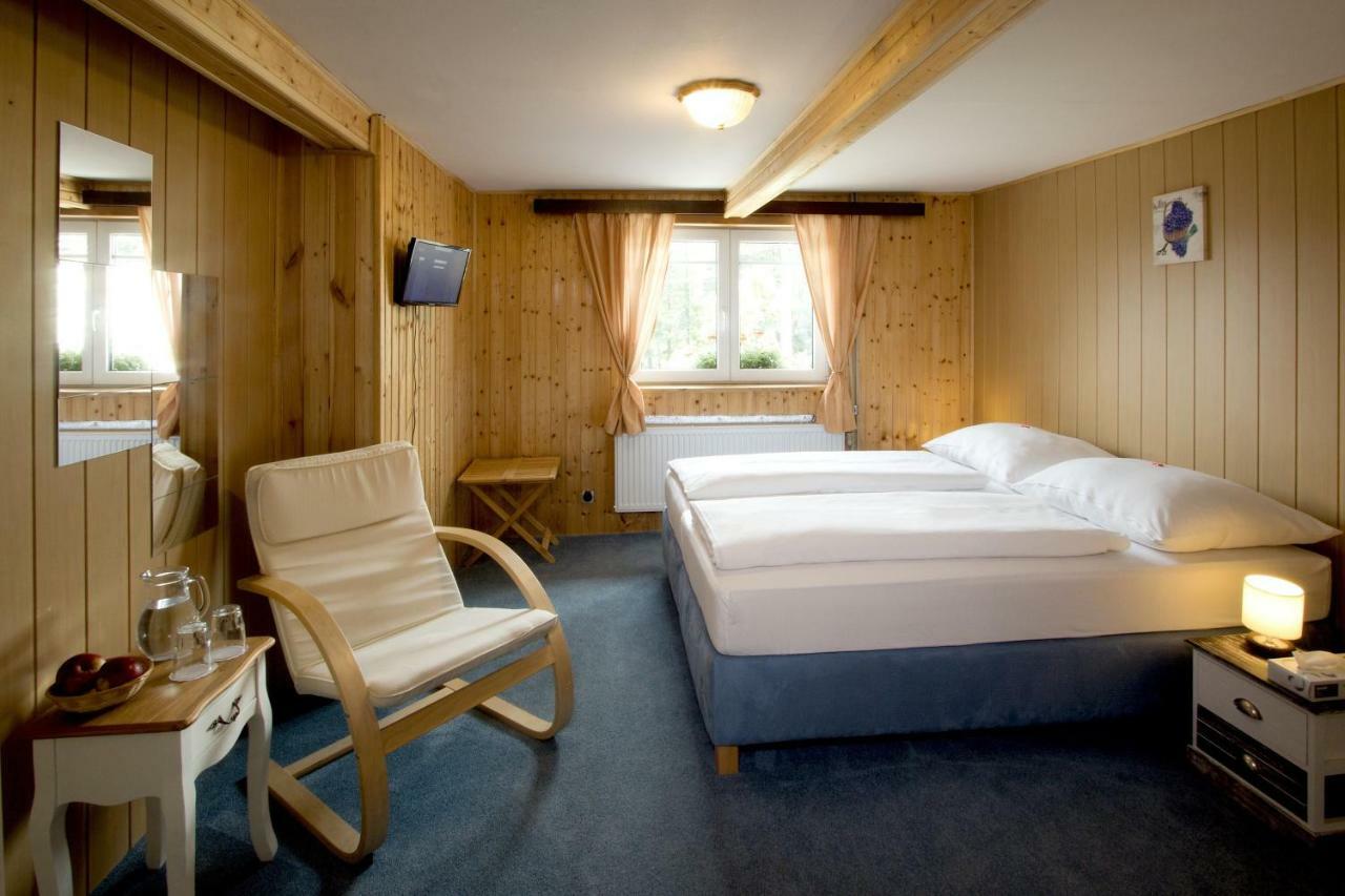 Rodinny Hotel Kaiser Desná Екстериор снимка