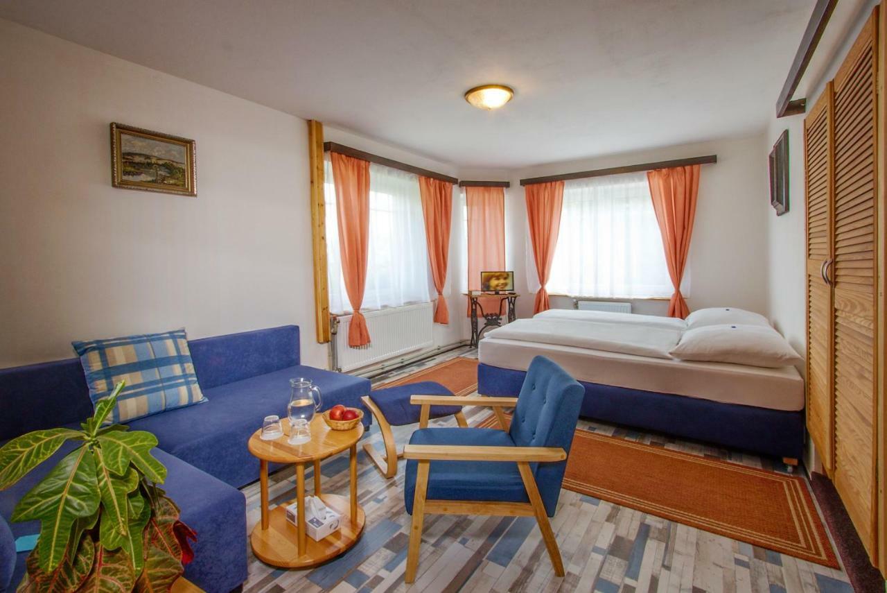 Rodinny Hotel Kaiser Desná Екстериор снимка